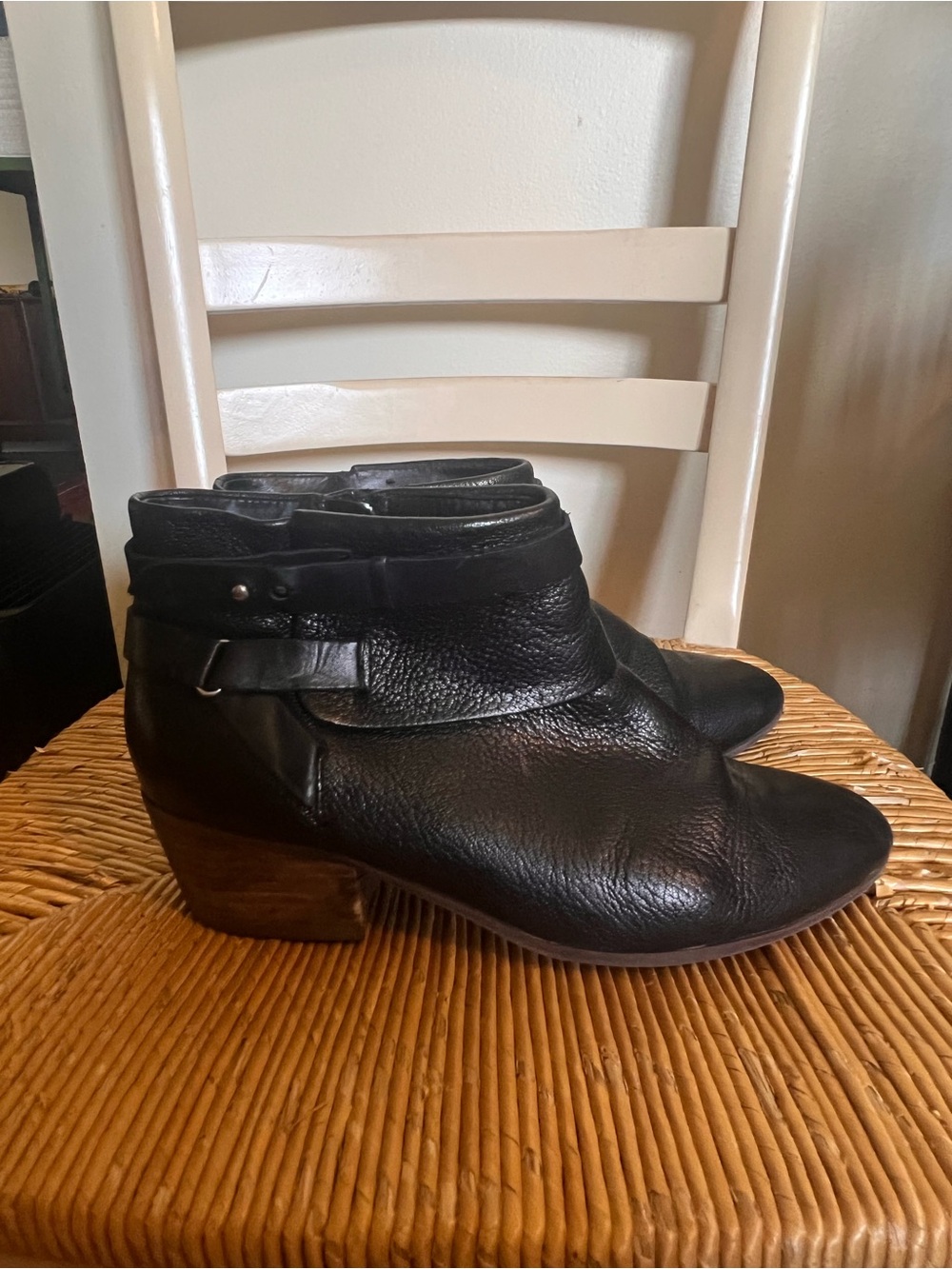 Clarks Black Leather Ankle Boots Size 8.5 - Women
